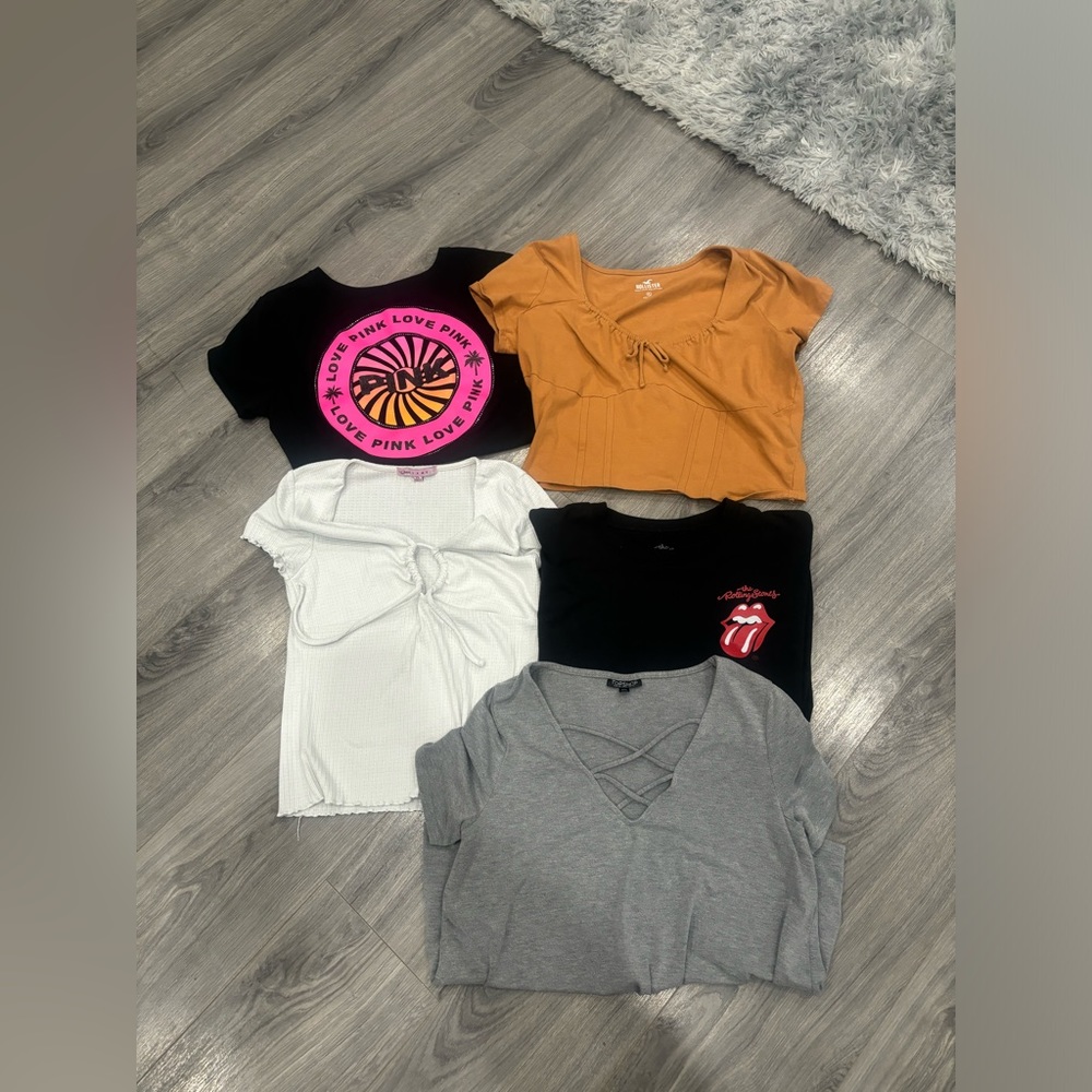 Women’s size L & XL tops. Good condition. All 5 for $15